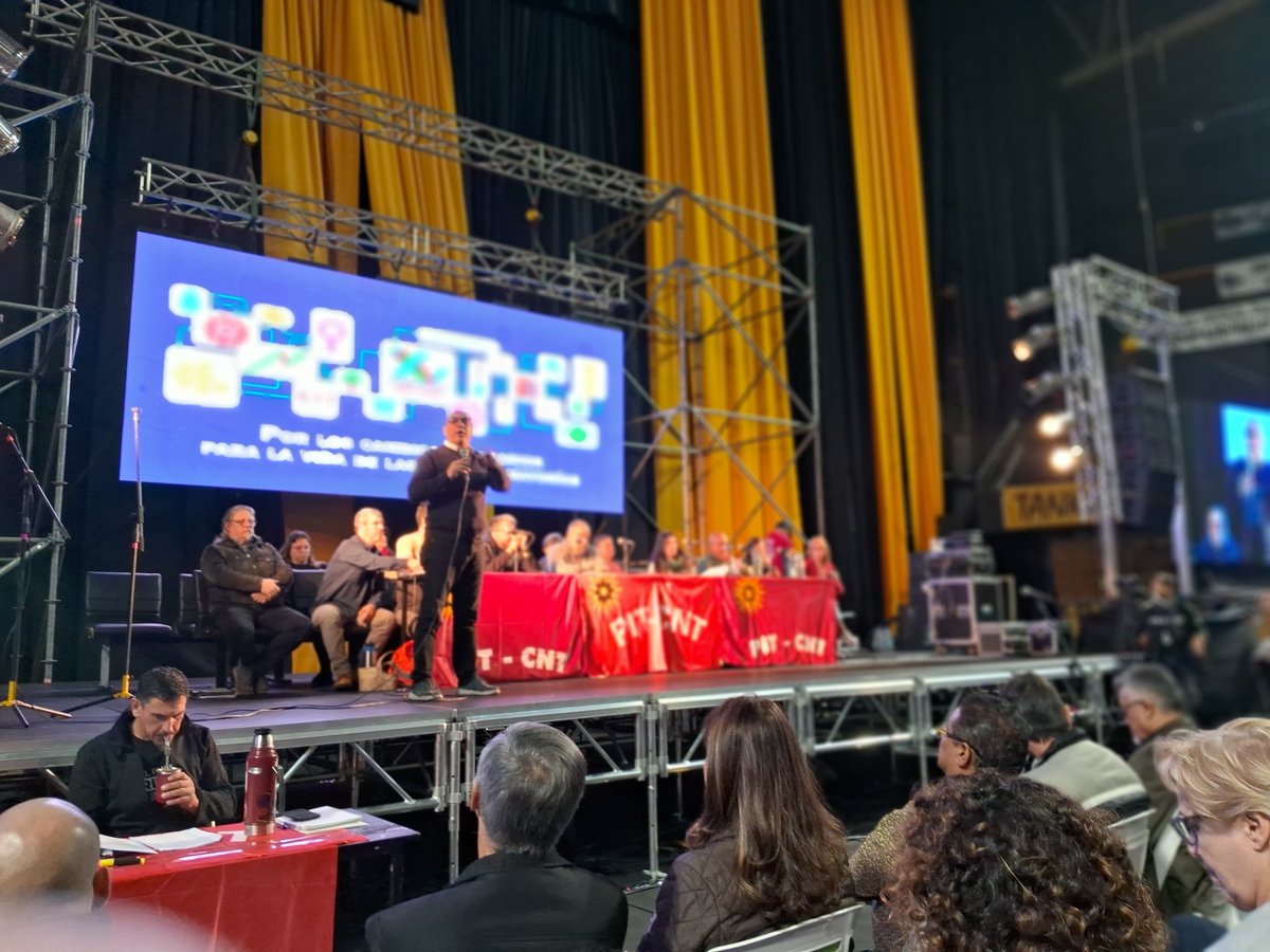 El XV Congreso del PIT-CNT finaliza con una elección con el voto secreto del 99,8% de los habilitados entre 4 listas.
Antes 1157 delegados aprobaron un programa de cambios por amplia mayoría.
Democracia, compromiso y unidad en la diversidad para avanzar. 
M. Representativa electa