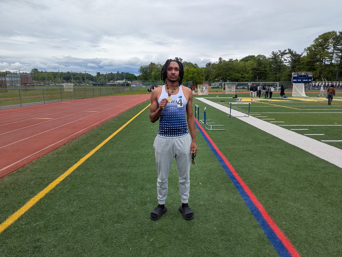 LawrenceLancerstrack (@lhslancerstrack) on Twitter photo Lawrence Senior Cristian Reinoso capped off an impressive, undefeated season in the perennially tough MVC with a 1st place finish in the 200m dash at today's MVC Championship Meet. His 49.1 anchor leg in the 4x400m relay secured his 2nd gold medal today.
<a href="/JamiePote/">Jamie Pote</a> <a href="/DWillisET/">David Willis</a> Lawrence Senior Cristian Reinoso capped off an impressive, undefeated season in the perennially tough MVC with a 1st place finish in the 200m dash at today's MVC Championship Meet. His 49.1 anchor leg in the 4x400m relay secured his 2nd gold medal today.
<a href="/JamiePote/">Jamie Pote</a> <a href="/DWillisET/">David Willis</a>