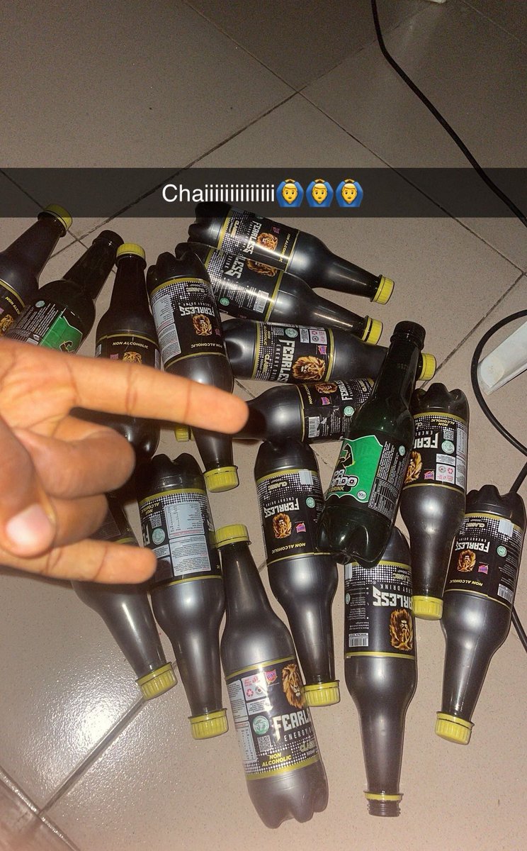 Rekmenisking's tweet image. This is crazy (one week inventory)
One bottle doesn’t even do the trick again 😔

Might have to run this week academic revival without carbonated caffeine if I really love my kidneys😔😔