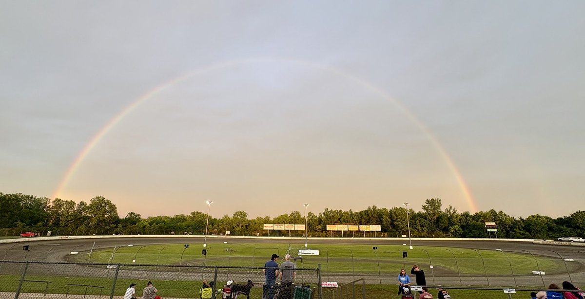 LigerZeroLZ's tweet photo. Rainbow at Magnolia Motor Speedway @WCBIWEATHER @WTVAWeather
#602WorldChampionship https://t.co/opOHaYUy9T