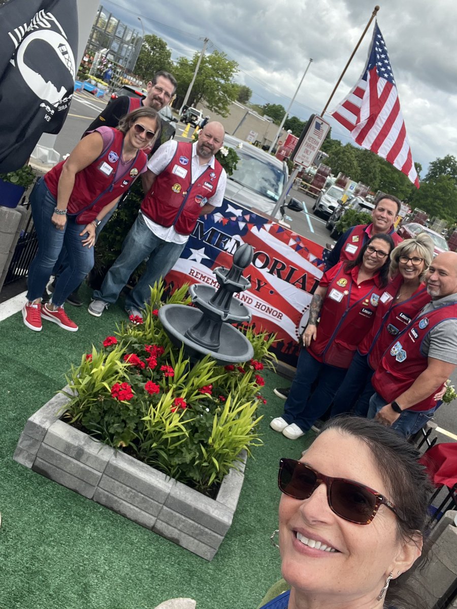 **Teamwork and tribute.** Proud to stand together at our veterans memorial, remembering those who served while striving for excellence as a team. 🇺🇸 #StrongerTogether  <a href="/erick_marrero11/">Erick Marrero</a> <a href="/deirvine2/">Douglas Irvine</a>