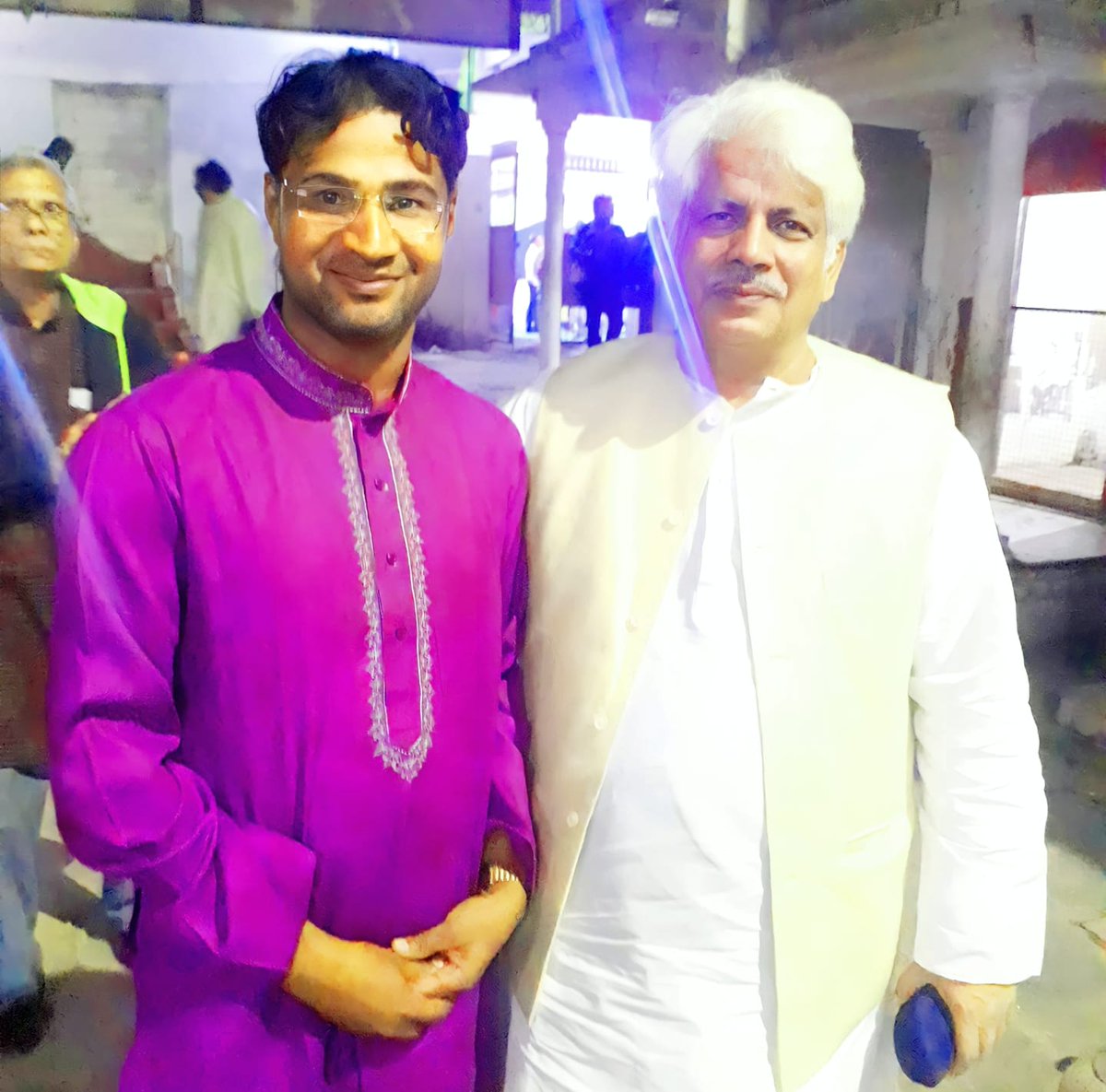 NARESH JANGID ЁЯЗоЁЯЗ│ (@flutist_naresh) on Twitter photo рдкреНрд░рдЦреНрдпрд╛рдд рдкрдЦрд╛рд╡рдЬ рд╡рд╛рджрдХ, рдорд╛рдБ рдЧрдВрдЧрд╛ рдХреЗ рдорд╛рдирд╕ рдкреБрддреНрд░ рдЖрджрд░рдгреАрдп рдорд╣рдиреНрдд рдЗрдВрдЬрд┐.рд╡рд┐рд╢реНрд╡рдореНрднрд░ рдирд╛рде рдорд┐рд╢реНрд░ рдЬреА [рдкреНрд░реЛрдлреЗрд╕рд░ рд╡ рд╡рд┐рднрд╛рдЧрд╛рдзреНрдпрдХреНрд╖ (рдЗрд▓реЗрдХреНрдЯреНрд░реЛрдирд┐рдХреНрд╕ рдЗрдВрдЬрд┐рдирд┐рдпрд░рд┐рдВрдЧ), IIT - BHU) рдХреЛ рдЬрдиреНрдорджрд┐рди рдХреА рд╣рд╛рд░реНрджрд┐рдХ рдмрдзрд╛рдЗрдпрд╛рдБ рд╡ рд╢реБрднрдХрд╛рдордирд╛рдПрдВред рдкреНрд░рднреБ рд╕реЗ рдкреНрд░рд╛рд░реНрдердирд╛ рдХрд░рддрд╛ рд╣реВрдБ рдЖрдкрдХреЛ рдЕрдЪреНрдЫреЗ рд╕реНрд╡рд╛рд╕реНрдереНрдп рдХреЗ рд╕рд╛рде рд╕реБрдиреНрджрд░ рд▓рдореНрдмрд╛ рдЬреАрд╡рди рджреЗрд╡реЗрдВред
ЁЯЩП рдкреНрд░рдЦреНрдпрд╛рдд рдкрдЦрд╛рд╡рдЬ рд╡рд╛рджрдХ, рдорд╛рдБ рдЧрдВрдЧрд╛ рдХреЗ рдорд╛рдирд╕ рдкреБрддреНрд░ рдЖрджрд░рдгреАрдп рдорд╣рдиреНрдд рдЗрдВрдЬрд┐.рд╡рд┐рд╢реНрд╡рдореНрднрд░ рдирд╛рде рдорд┐рд╢реНрд░ рдЬреА [рдкреНрд░реЛрдлреЗрд╕рд░ рд╡ рд╡рд┐рднрд╛рдЧрд╛рдзреНрдпрдХреНрд╖ (рдЗрд▓реЗрдХреНрдЯреНрд░реЛрдирд┐рдХреНрд╕ рдЗрдВрдЬрд┐рдирд┐рдпрд░рд┐рдВрдЧ), IIT - BHU) рдХреЛ рдЬрдиреНрдорджрд┐рди рдХреА рд╣рд╛рд░реНрджрд┐рдХ рдмрдзрд╛рдЗрдпрд╛рдБ рд╡ рд╢реБрднрдХрд╛рдордирд╛рдПрдВред рдкреНрд░рднреБ рд╕реЗ рдкреНрд░рд╛рд░реНрдердирд╛ рдХрд░рддрд╛ рд╣реВрдБ рдЖрдкрдХреЛ рдЕрдЪреНрдЫреЗ рд╕реНрд╡рд╛рд╕реНрдереНрдп рдХреЗ рд╕рд╛рде рд╕реБрдиреНрджрд░ рд▓рдореНрдмрд╛ рдЬреАрд╡рди рджреЗрд╡реЗрдВред
ЁЯЩП