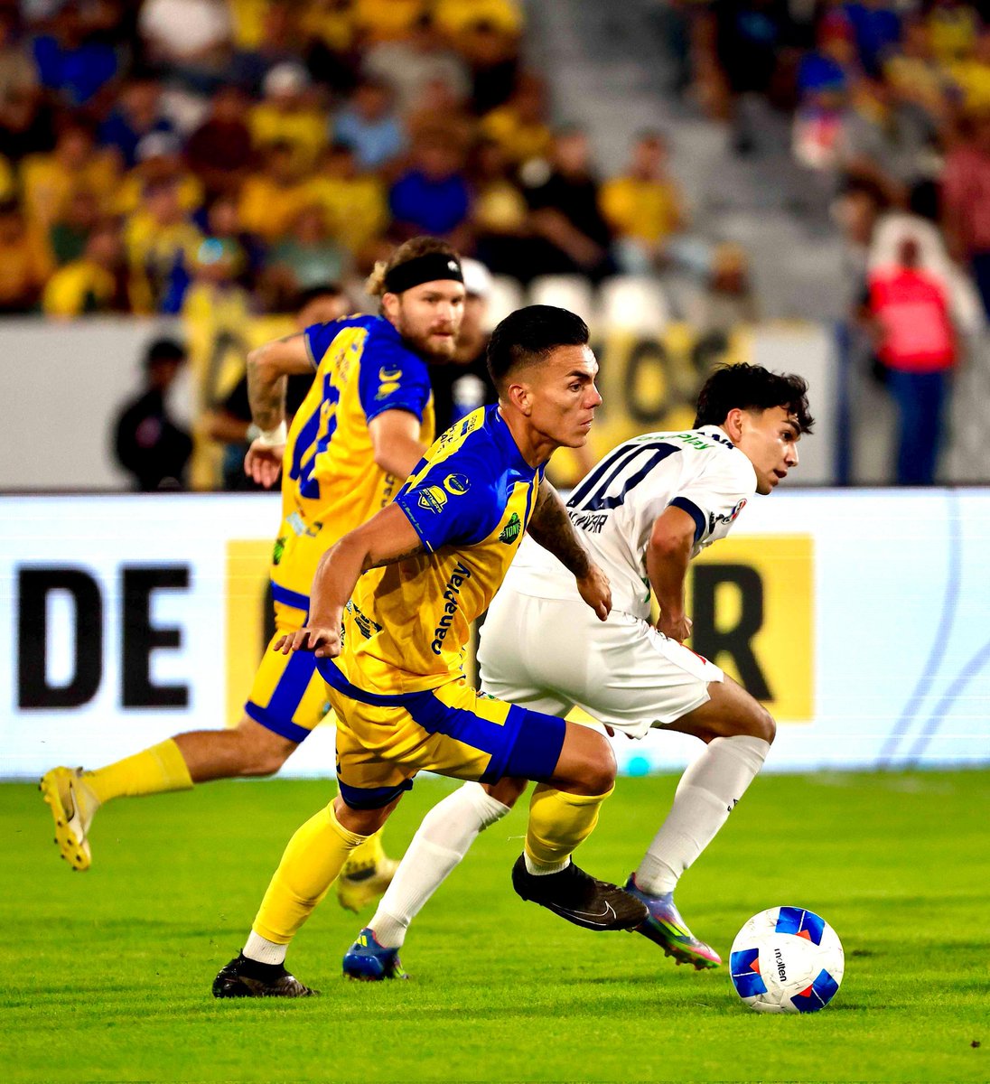 INDES El Salvador (@indeselsalvador) on Twitter photo #Fútbol ⚽️ | Inició la final del Torneo Clausura 2025 entre <a href="/AlianzaFC_sv/">Alianza Fútbol Club</a> y <a href="/CDMLimeno/">Club Deportivo Municipal Limeño</a> en el Estadio Nacional Jorge “El Mágico” González.
#ConstruyendoElCamino #Fútbol ⚽️ | Inició la final del Torneo Clausura 2025 entre <a href="/AlianzaFC_sv/">Alianza Fútbol Club</a> y <a href="/CDMLimeno/">Club Deportivo Municipal Limeño</a> en el Estadio Nacional Jorge “El Mágico” González.
#ConstruyendoElCamino