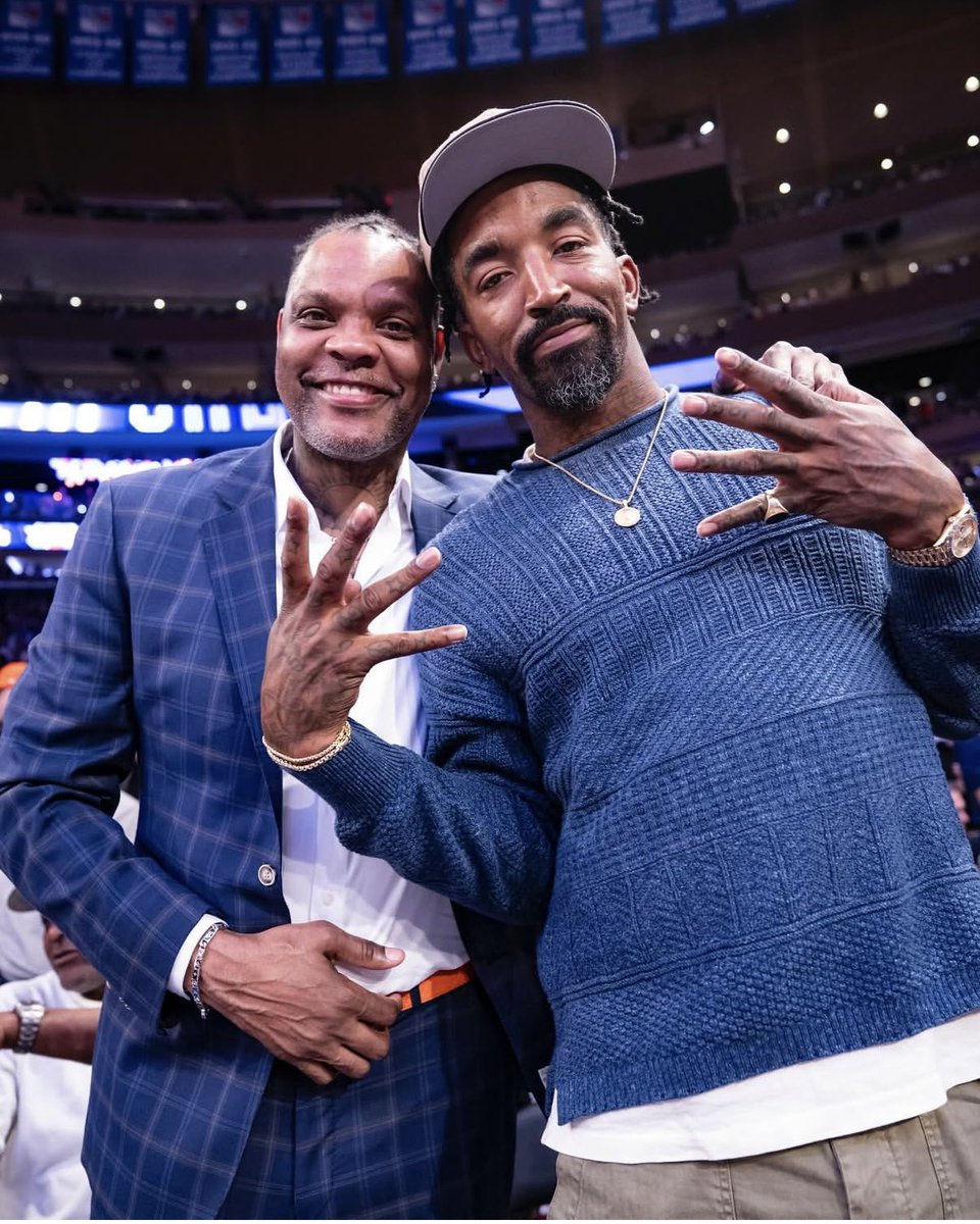 RealSpree08's tweet image. #knicks #nba #madisonsquaregarden JR NBA Brothers