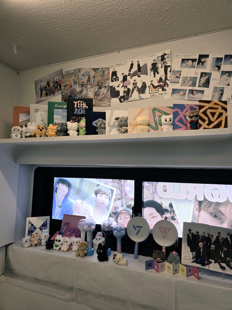 10주년 생카🩵
입구부터 너무 예쁜 우리애들이 맞아줍니다.
온통 공굿천지에요!
포토북 너무예쁘고요ㅠㅠ
팬송 '청춘'과 함께하는 주최님들의 노력과 사랑이 가득담긴곳이에요🩷
#세븐틴캐럿_일촌파도타는중
#세븐틴월드개장_10주년
#팀세븐틴_너에게_Going