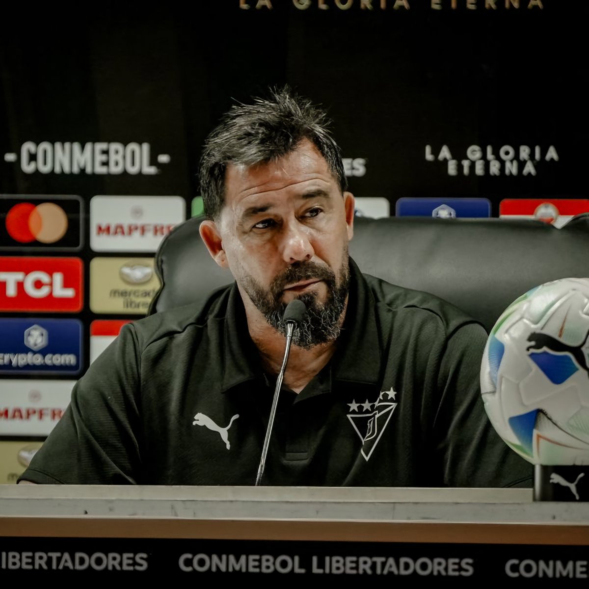 “Hablé con el presidente y los jugadores a cerca del juego de miércoles. En caso de no clasificar a octavos en Libertadores, mi cuerpo técnico y yo dejaremos el equipo. Será bueno para descomprimir todo.”

- Pablo Sánchez.