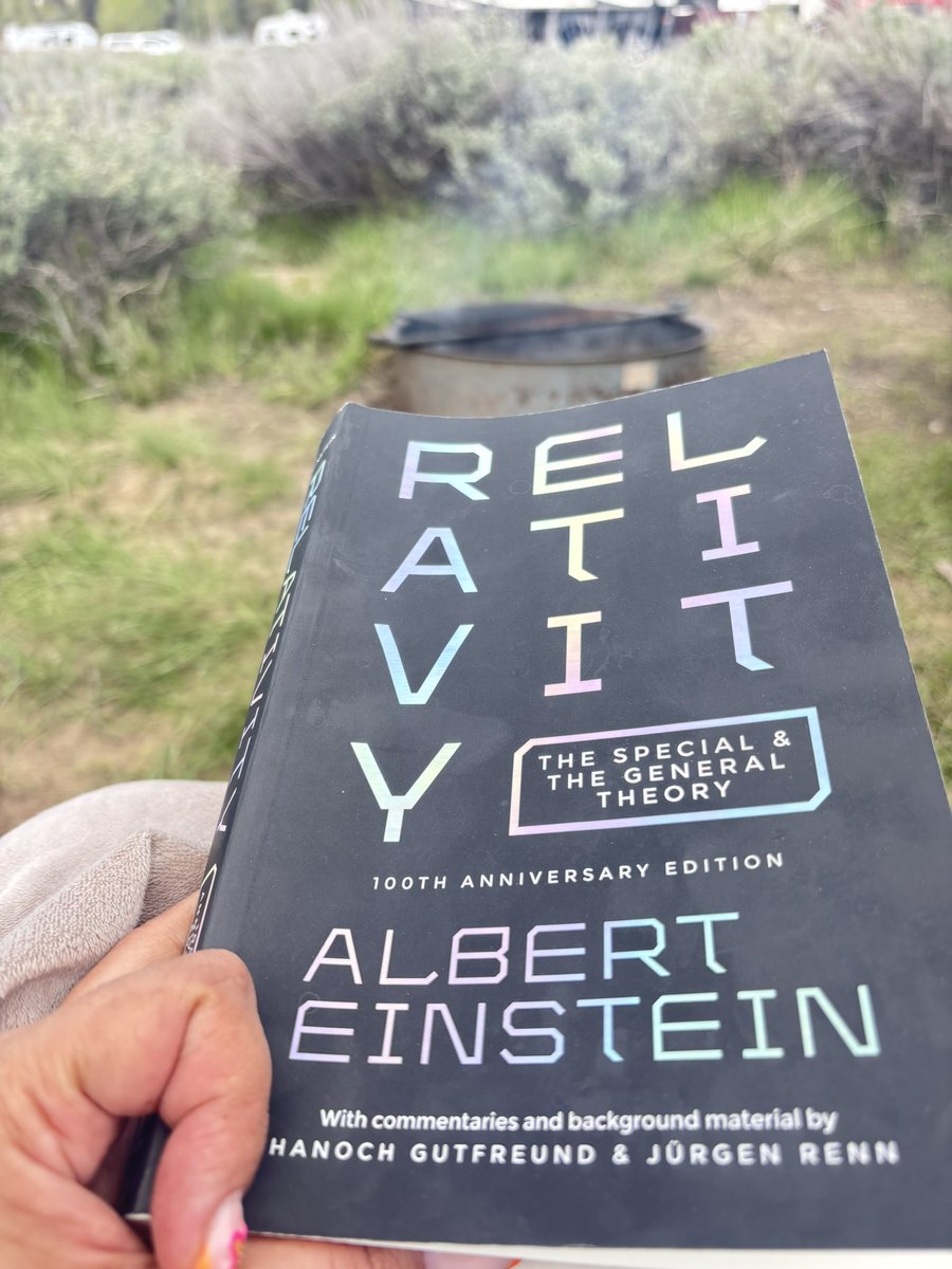 mujernuclearx's tweet photo. This Memorial Day weekend, I’m camping in the mountains ⛺️ I’ve got s’mores in one hand, a book on relativity in the other 🍫🔥 The fire’s crackling, birds are singing, my dog’s curled up by my feet—and I’m keeping one eye open for bears 🐻 (Yes, actual bears.) https://t.co/WKlqofEAr6
