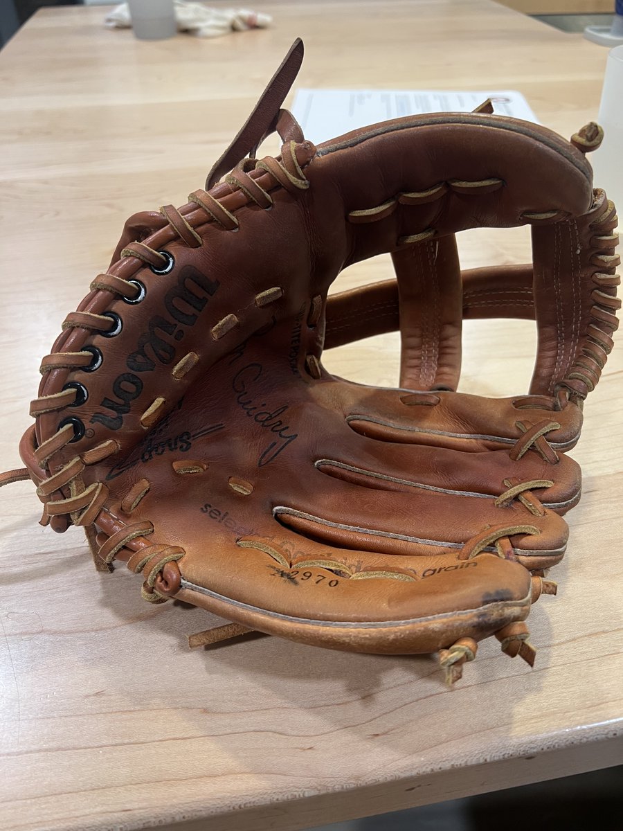 Brian Emerson (@emersonbrianj) on Twitter photo 2nd full teardown, cleaning, and relace.  Not perfect, did some improvising.  These old school kids gloves might not be the best to learn on. 2nd full teardown, cleaning, and relace.  Not perfect, did some improvising.  These old school kids gloves might not be the best to learn on.