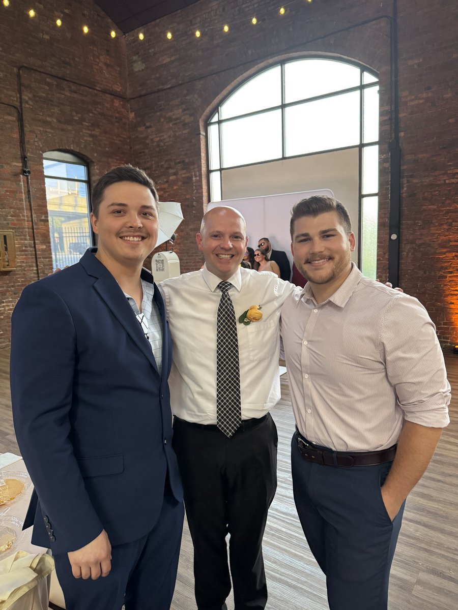 jpstivers's tweet image. 🥂 Congrats to JonMark and Sarah! They were my students at Crosby years ago and started dating 8th grade year. It was a special evening officiating their wedding and seeing so many former students. I never dreamed that being a teacher would yield moments like this ❤️