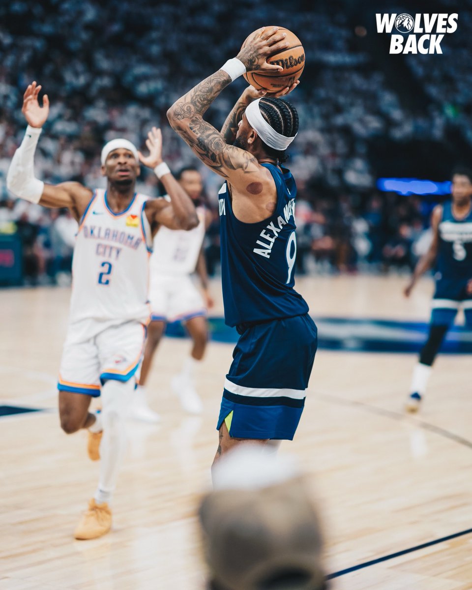 Timberwolves's tweet photo. we love a family photo. https://t.co/HngLQpaCRI