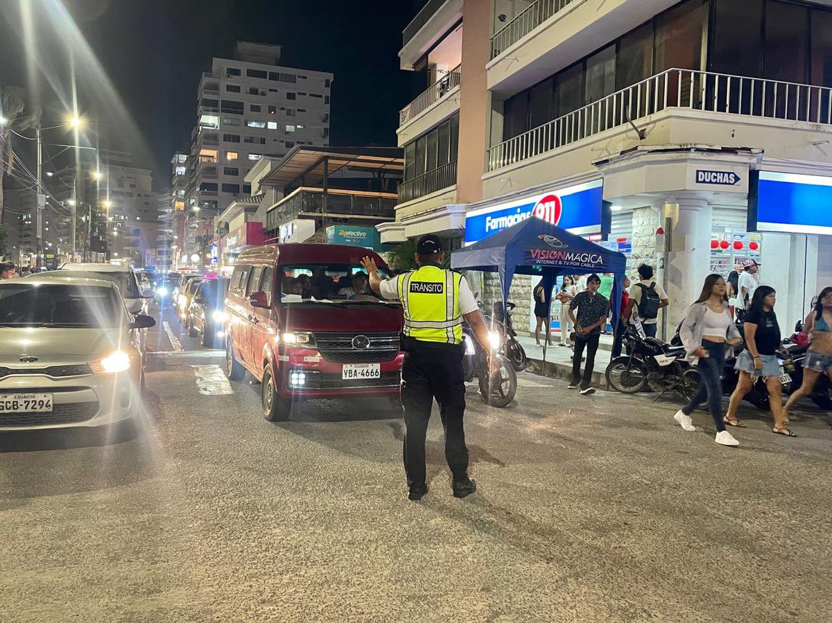 🚨 #SantaElena | Siempre alertas, siempre presentes 🚦
La Comisión de Tránsito del Ecuador intensifica los controles en puntos estratégicos de la provincia para proteger tu vida y la de quienes amas.
#NadaNosDetiene #SeguridadVial #SomosPrevención #SomosServicio