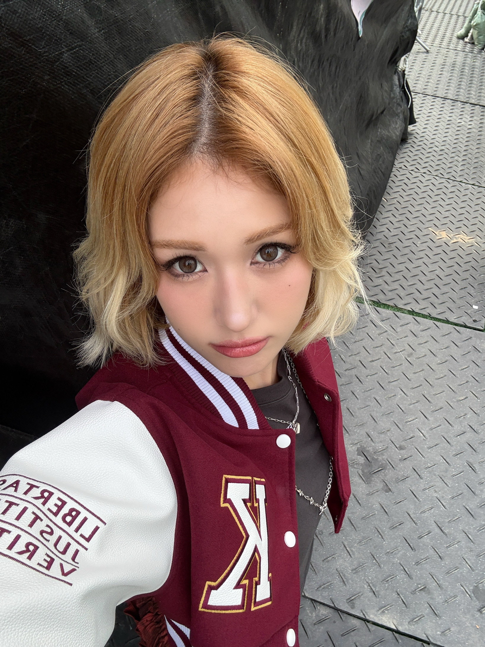 GrwcvJJXAAAstLo?format=jpg&name=4096x4096