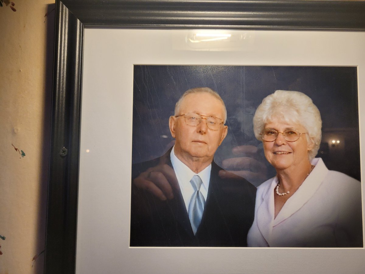 softtosslefty's tweet image. Went to a local spot I've been going to my whole life. 53 years. A roadhouse/chicken place. Grandpa took me many times as a kid. That's Mr. and Mrs. Ray Barto. The photos are new. So many fond memories of them.