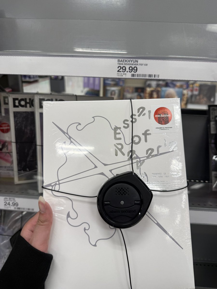 markgicul's tweet photo. got the last album at my target! @hello82official 

📍SF, CA

#hello82 #82giveaway #MyLocalTarget https://t.co/0JsrnkZNav