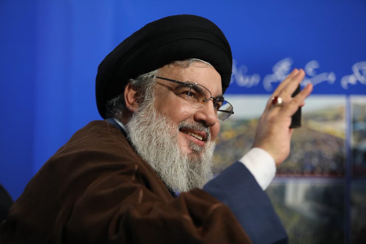 #اعتذار_الموت
كأنّما الموت قال اليوم: أعتذر
لو كان يجدي فإنّي الآن أنتحر
رأيتُ سيّدكم في غيبه حضَرٌ
أنا الخصيم أمام الحبّ أحتضر
كأنه كفّ أيدٍ في الهوى بُترتْ
كأنه لعيونٍ أُثخنتْ بصرُ
فكلكم سيّدٌ والهيبة ارتسمت
في وجه ناخبه في كلّ من حضروا