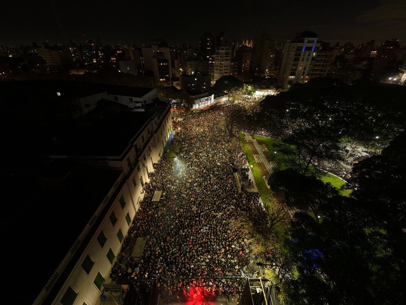 Lo de recién en La Plata fue una locura, gracias por el cariño, gracias por venir ❤️