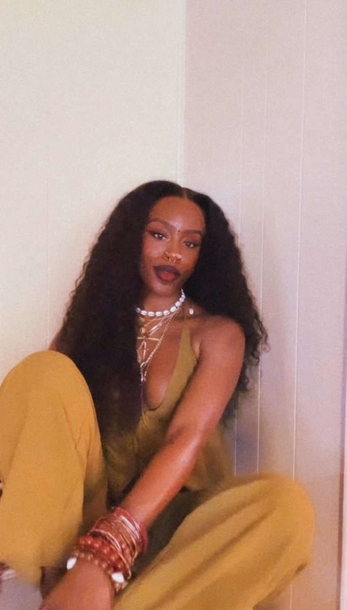 2Charmzz_____'s tweet image. 🪞🌹🔮 enchantress 🧚🏾‍♀️