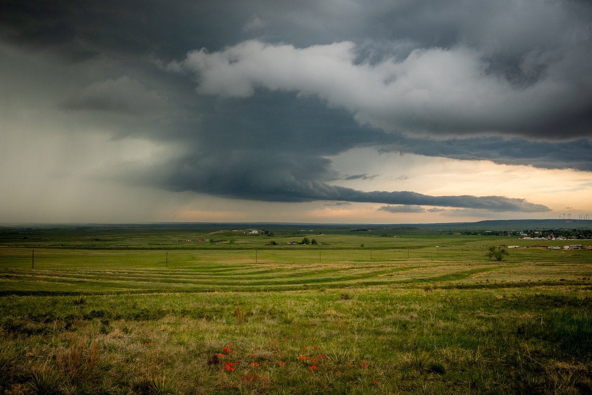 TedSilvius's tweet photo. A couple shots from today's chase. Not much photogenic structure, but I captured a couple nice scenes near Calhan. #cowx https://t.co/R6Y9X6vgSC