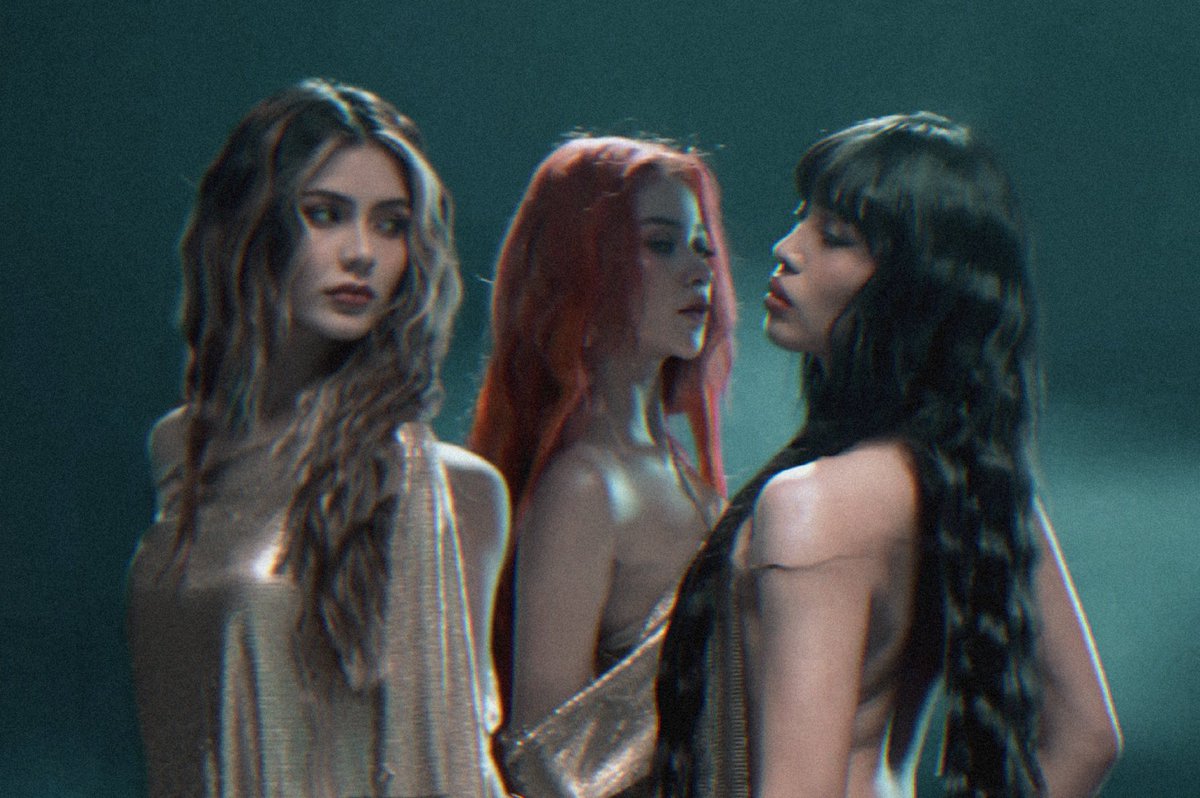 Filipina Queens, born to shine. ✨️✨️✨️ #G22

FILIPINA QUEENS PRESAVE NOW
#G22_ComebackQueens