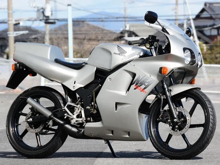 Accela@バイク記事紹介 tweet media