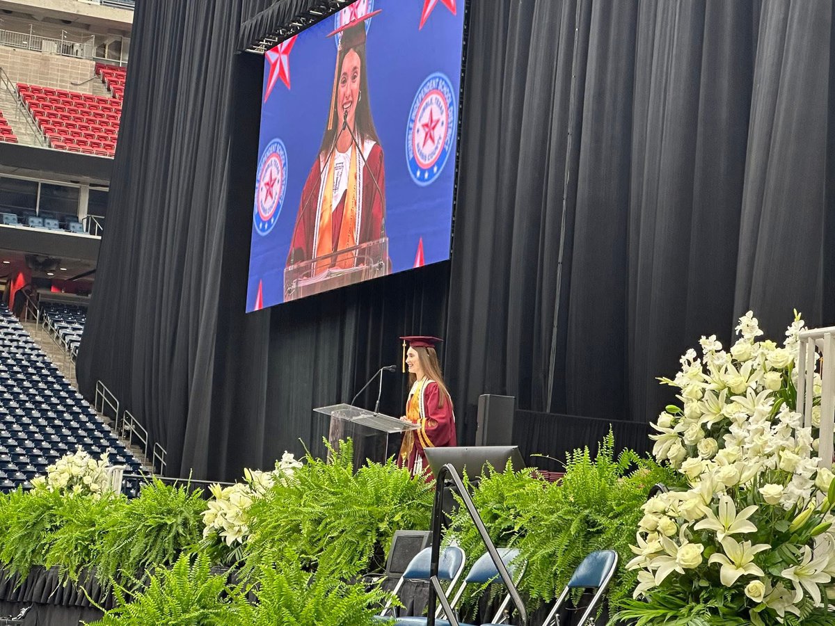 There’s no limit to how AMAZING you can be.  Congratulations <a href="/HumbleISD_SCHS/">Summer Creek High</a>  Class of 2025 #BestIsTheStandard #AttitudeIsEverything  #ShineOn ✨ #Graduation #Class2025