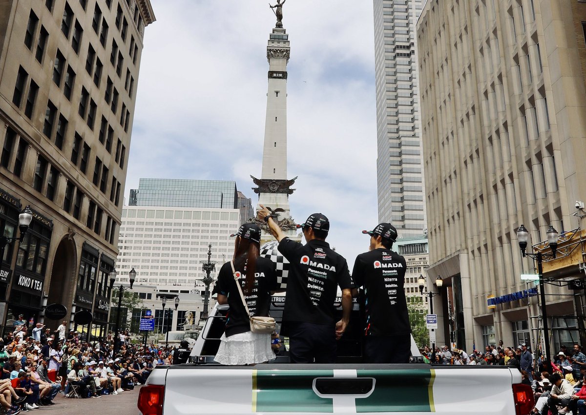 Amazing experience once again to be part of the #Indy500 parade. Love the energy, love the fans. Thank you for all the cheers.