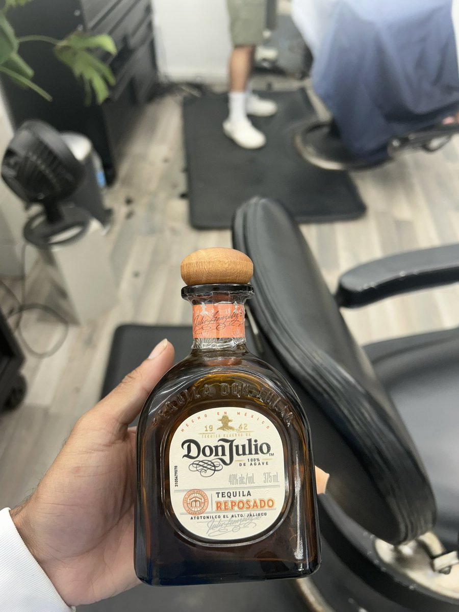 JamesTheNigga's tweet photo. life’s good #actafoolio #donjulio https://t.co/yXKwGU77IS