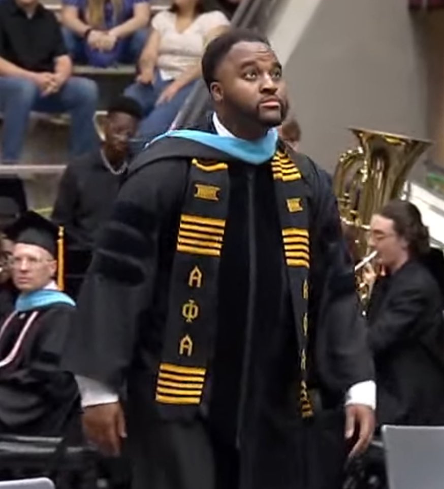 11 years ago today, I was at Jack Stephens Center, graduating with honors from Mills HS.

11 years later, I returned—this time on stage as an assistant principal, calling the names of 218 Robinson HS seniors. 

Year 6 is almost in the books. God is dope 🙏🏽