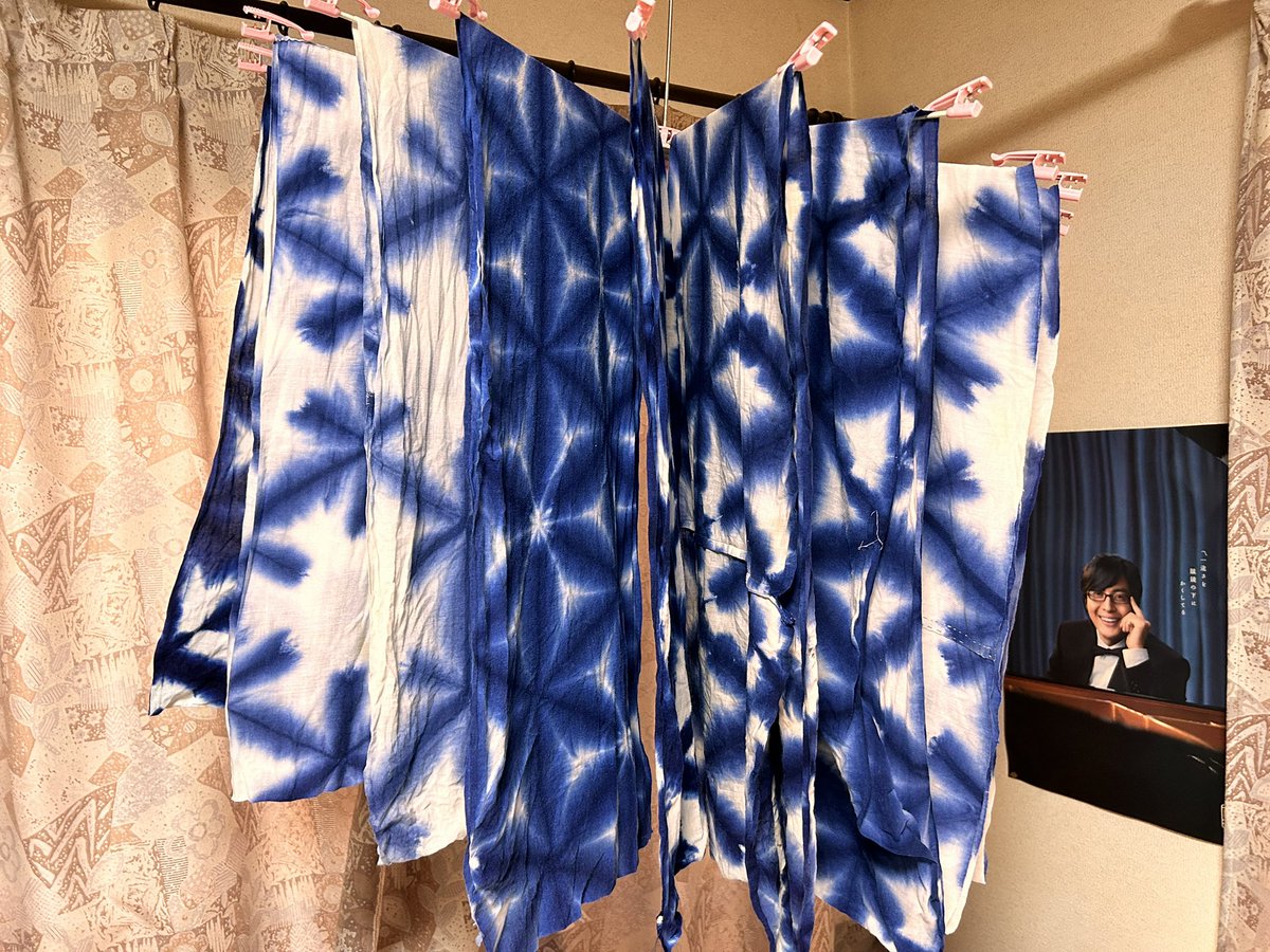 おはようございます。
今朝の部屋干しの布おしめの写真を
投稿します。