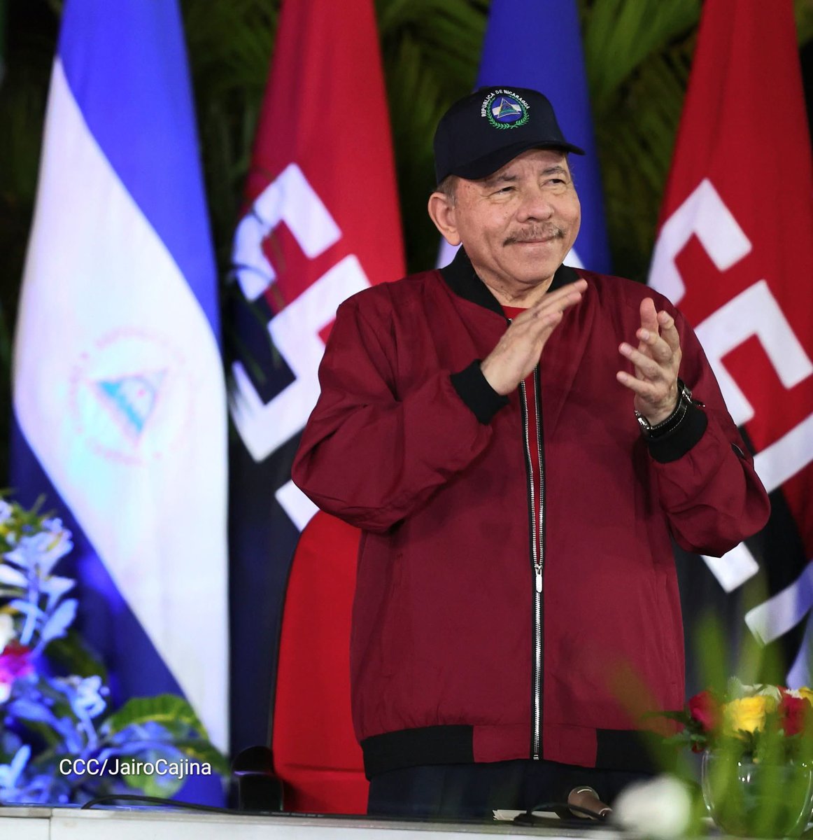 <a href="/nicaraguainvest/">Nicaragua Investiga</a> Aquí te dejo la foto de tu Crush , Daniel Ortega!! Para tu dolor ahí está más vivo que nunca , deberías aprender a respirar sin pulmones ajenos . Viva Daniel