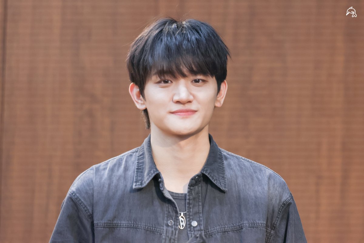 250524 디마뮤 대면 팬싸

너무 잘생겻어...

#루시 #조원상 #wonsang #LUCY