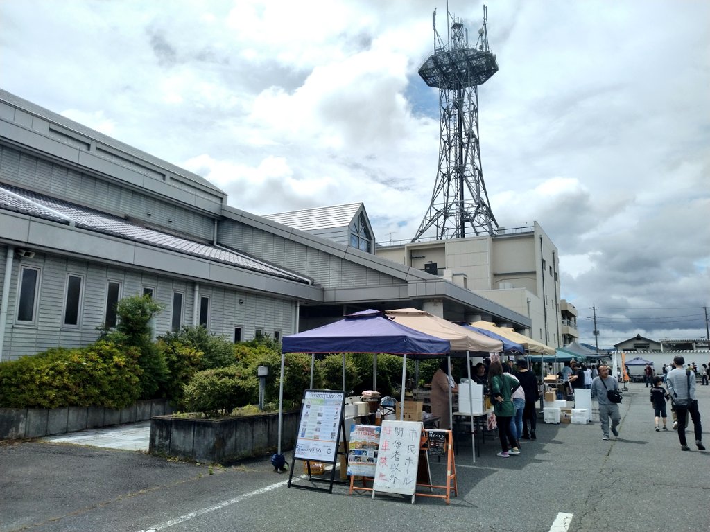 npogmf_staff's tweet photo. K取材班
本日の現場
#sunrock
#fujioka
#藤岡野外音楽祭
#藤岡市民ホール
#野外フェス
#藤岡市
撮影NGアナウンス! https://t.co/LnGnYH25vD
