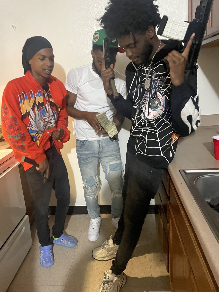 dderrick2x's tweet photo. 🩸🩸 https://t.co/bAASXDQ2Lg