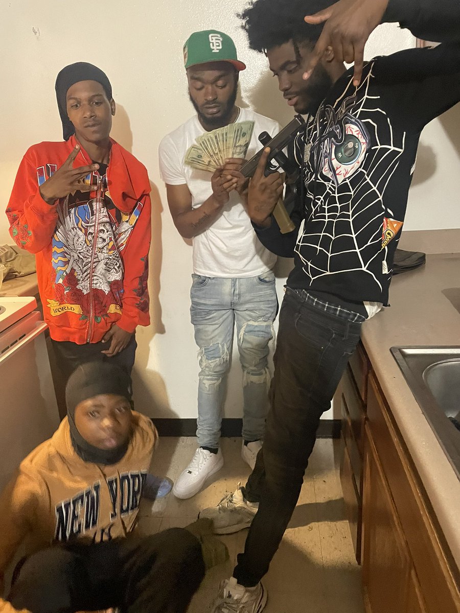 dderrick2x's tweet photo. 🩸🩸 https://t.co/bAASXDQ2Lg