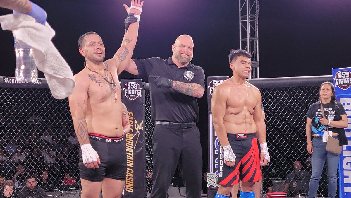 BoxingVitals's tweet photo. Another night of mma #559fights114 #VisaliaConventionCenter #mma
#camo #mmanews #BoxingVitals #grappling #bjj #mmalifestyle #ufc https://t.co/ayLBmdsgfZ