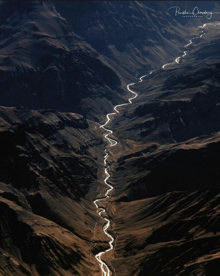 The Earth as you’ve never seen it (probably) before. 🧵

1. Indus River from Leh, India 🇮🇳