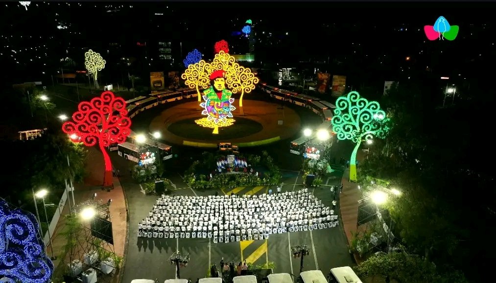 StephanneH🌼 (@stephanne_h) on Twitter photo Nuestro Co-Presidente Cmdte. Daniel Ortega y nuestra Co-Presidente Rosario Murillo, entregan buses nuevos para ampliar y mejorar el transporte público.
🚌❤️🖤💪
#UnidosEnVictorias
#Nicaragua
<a href="/ColochaSan/">Colocha San🇳🇮</a> <a href="/Estrelladepaz07/">✨𝕰𝖘𝖙𝖗𝖊𝖑𝖑𝖆 𝖉𝖊 𝖕𝖆𝖟 🇳🇮</a> Nuestro Co-Presidente Cmdte. Daniel Ortega y nuestra Co-Presidente Rosario Murillo, entregan buses nuevos para ampliar y mejorar el transporte público.
🚌❤️🖤💪
#UnidosEnVictorias
#Nicaragua
<a href="/ColochaSan/">Colocha San🇳🇮</a> <a href="/Estrelladepaz07/">✨𝕰𝖘𝖙𝖗𝖊𝖑𝖑𝖆 𝖉𝖊 𝖕𝖆𝖟 🇳🇮</a>