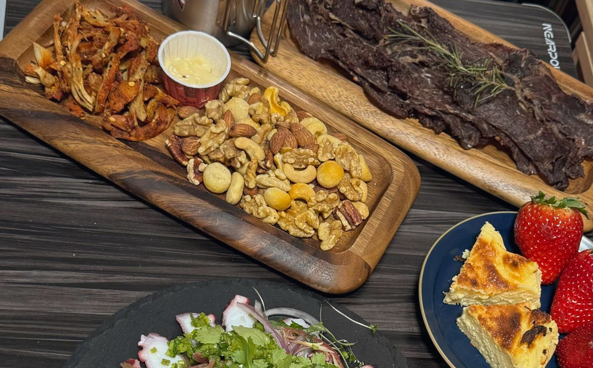 ジャーキーは数年で最適化したので量産してる
最近は燻製はまってチップ色々試してる

ﾃﾞｨﾌｭｰｻﾞｰの匂いは燻製の匂いで全部消えた
0/8/4