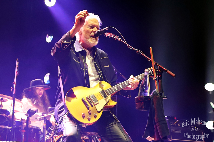 EricMahannah's tweet photo. Bachman-Turner Overdrive @ Place Bell

https://t.co/zYX7ziGRB8

@BTObandofficial @Place_Bell @v13media @evenko @MissingPieceGrp #BachmanTurnerOverdrive #bto #concert #concertphotography #concertphotographer #musicphotography #music #livemusic #guitars #rocknroll #classicrock https://t.co/rUE6PFvTtJ