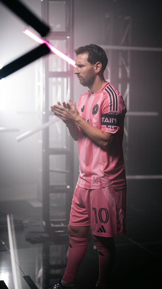 🌟🌎 Lionel Messi ya es el 3º JUGADOR con MÁS GOLES DE TIRO LIBRE en TODA LA HISTORIA DEL FÚTBOL.

1) 🇧🇷 Juninho Pernambucano - 77.
2) 🇧🇷 Pelé - 70.
3) 🇦🇷 LIONEL MESSI - 67.
4) 🇦🇷 Víctor Legrotaglie - 66.
5) 🇧🇷 Ronaldinho Gaúcho - 66.
6) 🏴󠁧󠁢󠁥󠁮󠁧󠁿 David Beckham - 65.
7) 🇵🇹 Cristiano