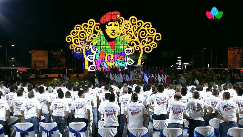Liz Portillo_🇳🇮 (@lizportillor) on Twitter photo 🚍🇳🇮 El Copresidente Daniel Ortega y la Copresidenta Rosario Murillo hacen entrega de nuevas unidades de transporte público, reafirmando su compromiso con el bienestar y la movilidad del pueblo nicaragüense.
#UnidosEnVictorias
<a href="/dcuevahni/">Daniel Cueva 🇳🇮</a>
<a href="/CarmenNica_/">Carmen Hernández ❤🖤</a> 🚍🇳🇮 El Copresidente Daniel Ortega y la Copresidenta Rosario Murillo hacen entrega de nuevas unidades de transporte público, reafirmando su compromiso con el bienestar y la movilidad del pueblo nicaragüense.
#UnidosEnVictorias
<a href="/dcuevahni/">Daniel Cueva 🇳🇮</a>
<a href="/CarmenNica_/">Carmen Hernández ❤🖤</a>
