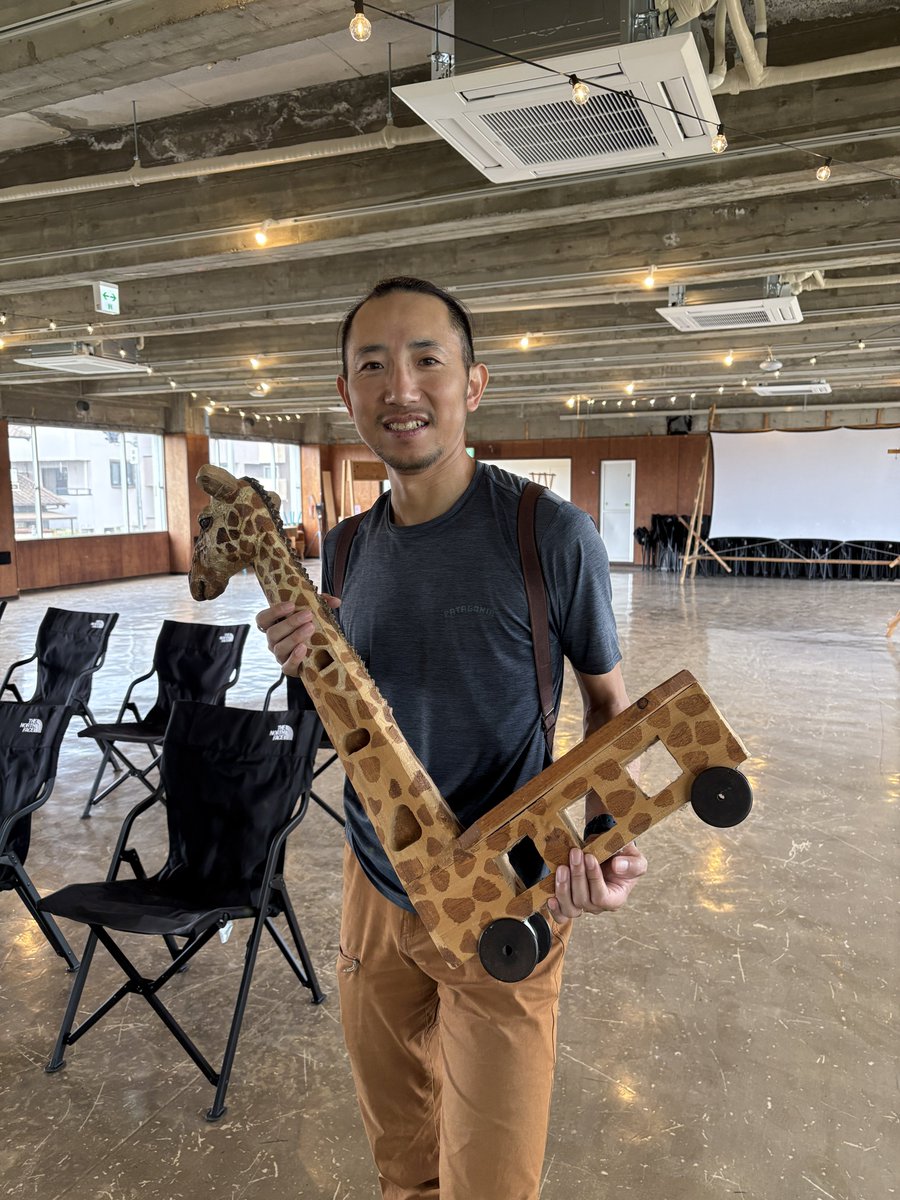 キリンが似合う豊田耕三さんです🦒

このあとライブは14時から！

odeinc.jp/12257/