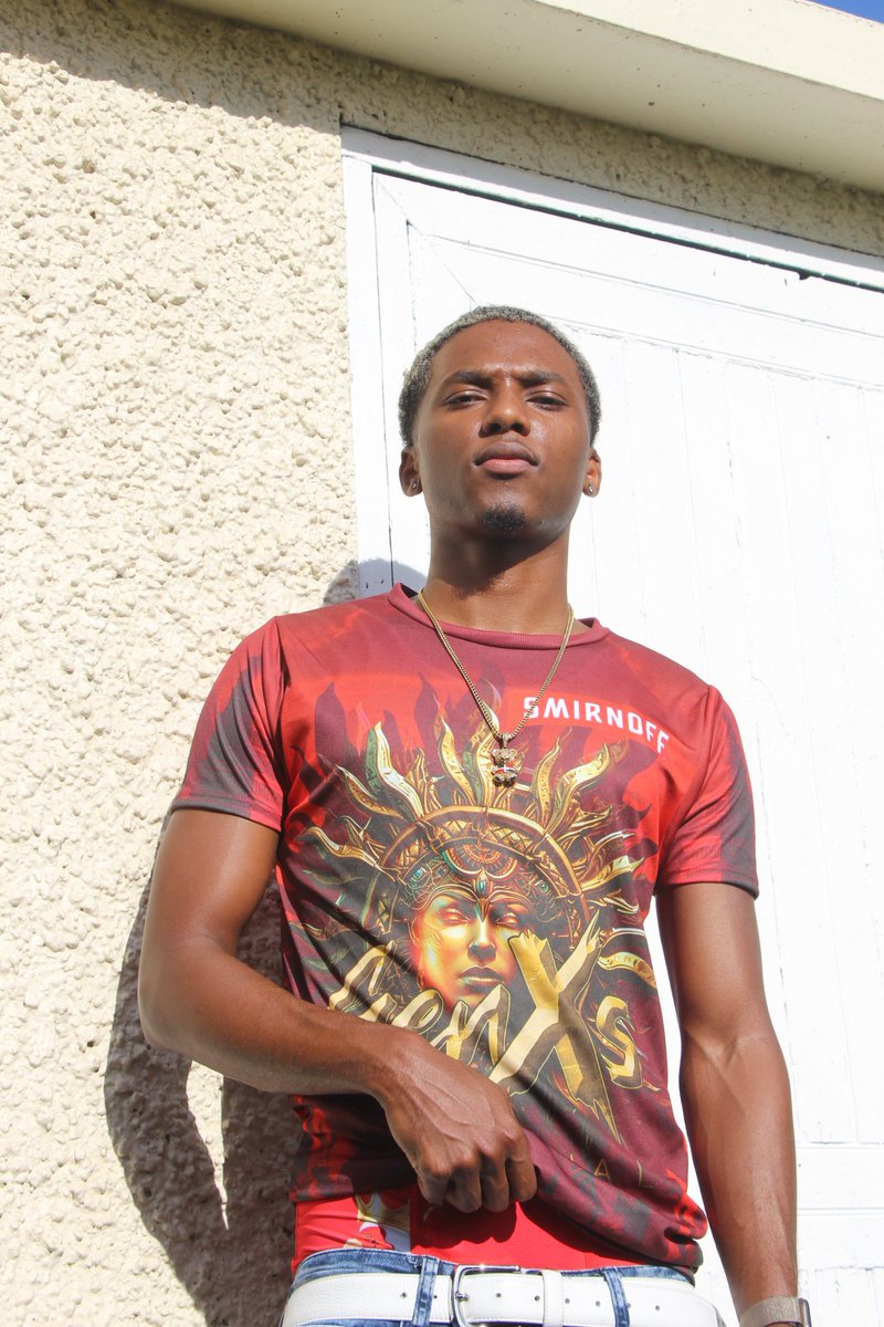 Mix the Red Bull with the White Rum 🌞