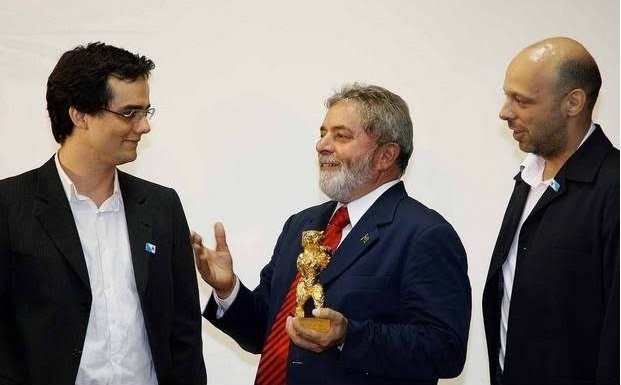 RESUMO DO DIA:

1) Wagner Moura vence o prêmio de melhor ator e Kleber Mendonça Filho o de melhor diretor no festival de Cannes.

2) Hugo Calderano se classifica pra final do mundial de Tênis de mesa.

3) STF determina uma mudança na composição de Câmara. 7 deputados mais ligados