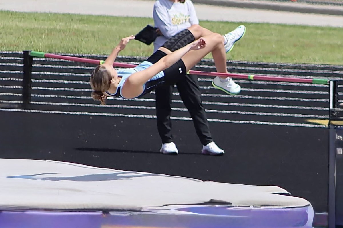 Third time's a charm! <a href="/MacyKSims/">Macy Sims</a> is headed back to State in high jump! 🍀🏃🏻‍♀️
<a href="/SMEastTrack/">Shawnee Mission East Track & Field</a>