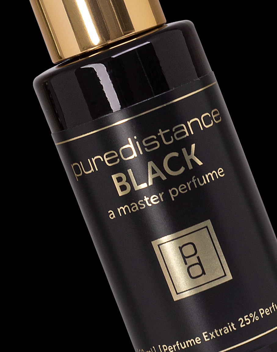 bilanperfume's tweet image. ما زالت هذه الماركة تجتاح القلوب يوما بعد يوم بنقائها وجماليتها.. بيور ديستانس العشق الممنوع والتفرد الصاخب والفخامة النادرة
للتسوق:bilanperfumes.com 
#عطور #رابطة_عشاق_العطور #puredistance