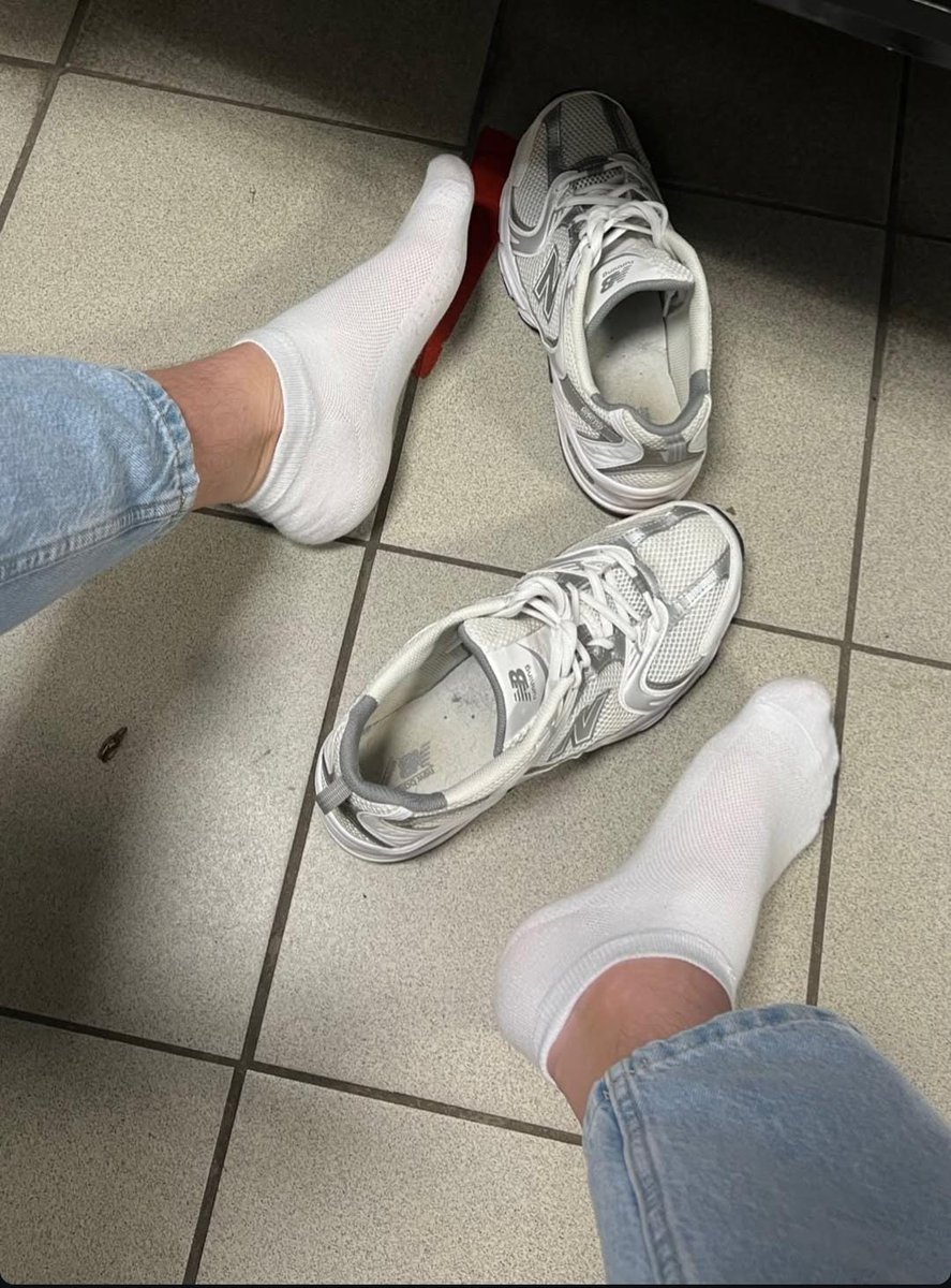 Yorulmuşke 🥵 Güne erken başlamışke 🤒