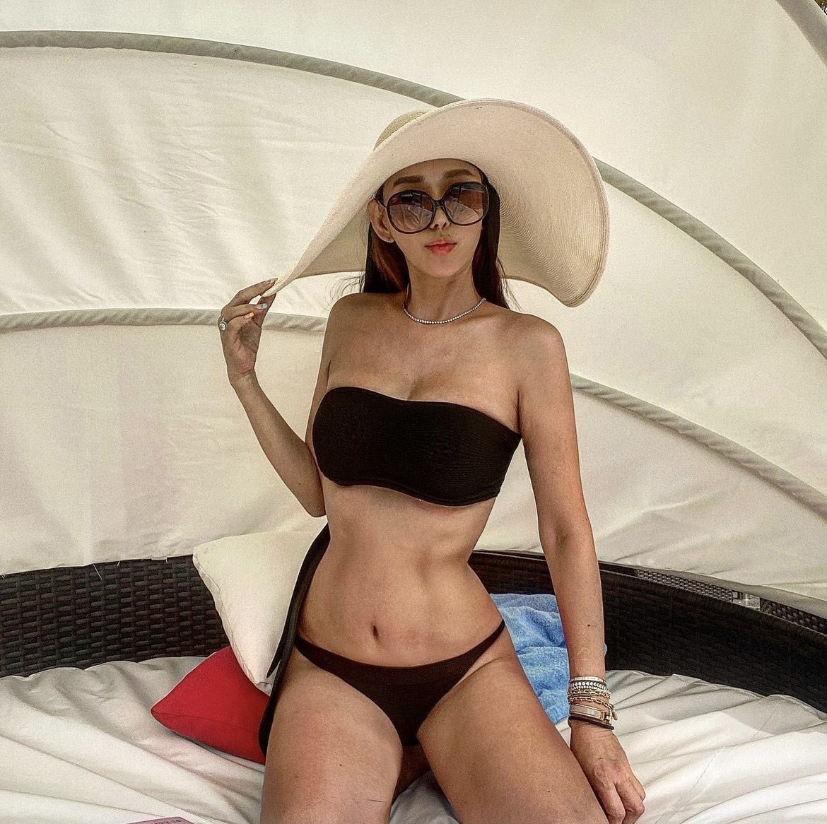 Ich will einen knallharten Outdoor-Fick und schön vollgespritzt werden.🙃
#ficken #blasen #abspritzen #asiangirls #asiangirl #asianbeauty #daddydaughter #cumdump #cumonbody #Facial #wichsvorlage #cocktribute #cumtribute