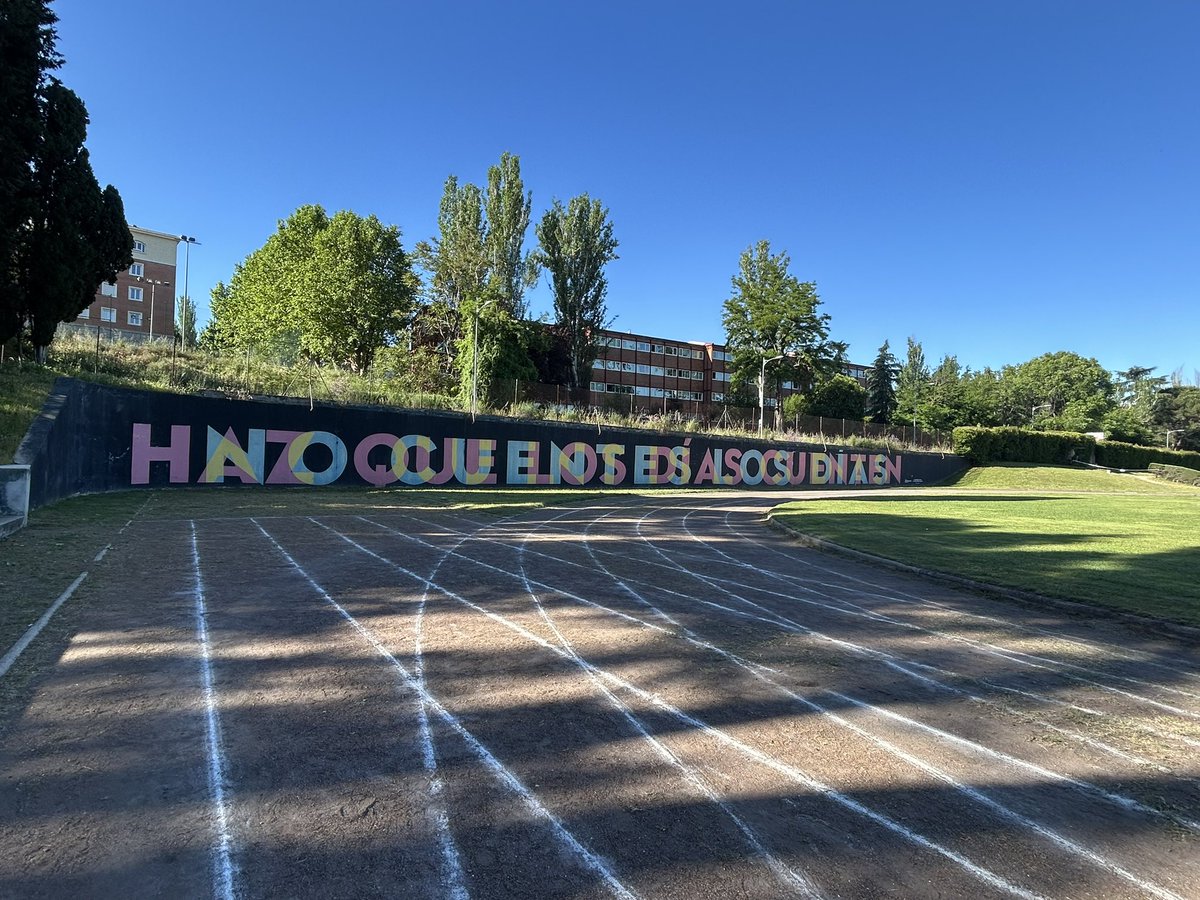 QuadraRuta's tweet photo. Amanece un nuevo día en la vieja pista de ceniza de @unicomplutense, ya de vuelta a su silencio habitual. Estos días luce más bonita que nunca y, como siempre, os recomendamos visitarla. Todo es muy efímero. Gracias por el día tan maravilloso de ayer
 #MemorialMQS https://t.co/e0QyrGakmB