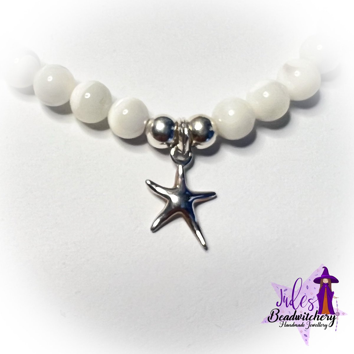 Some more new loveliness in my Etsy shop 🫶

🤍A gorgeous Mother of Pearl stretchy bracelet with a Sterling Silver starfish charm, just oozing summer vibes and will go with everything in your holiday wardrobe 🏖️

🛍️ etsy.com/uk/listing/431…